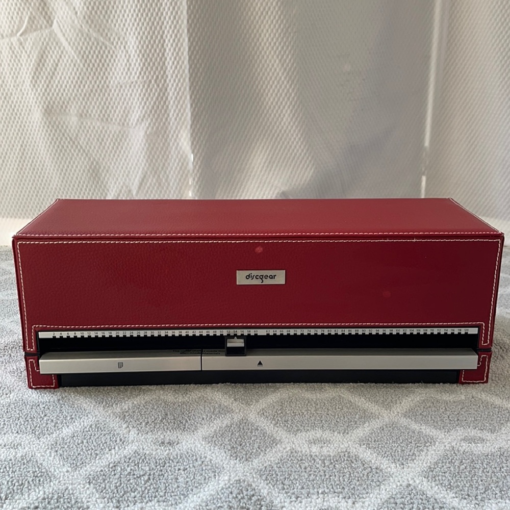Discgear 120 cd storage, red leather